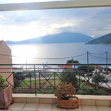 Διαμέρισμα F In